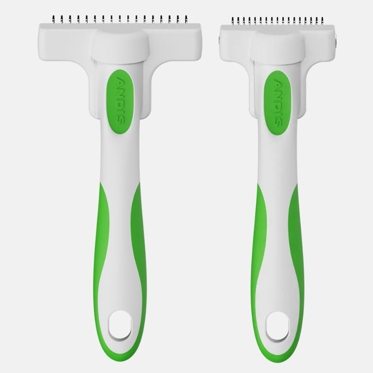 Andis Deshedding Tool og Andis Compact Deshedding Tool på grå bakgrunn