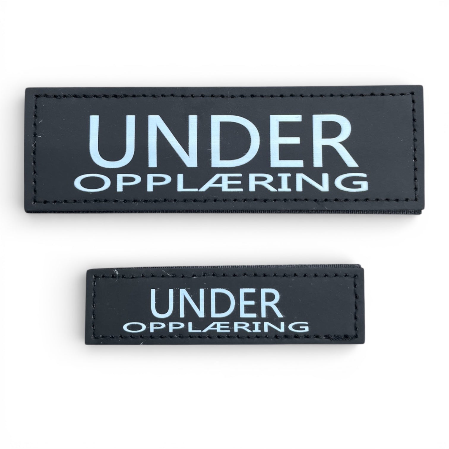 Under opplæring patch til hundesele – borrelåsmerke