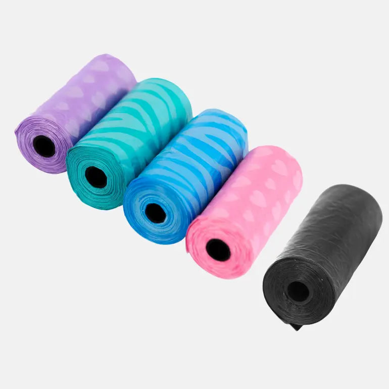 Hundeposer mini 20 poser : Fargerike hundeposer ligger ved siden av hverandre på grå bakgrunn.