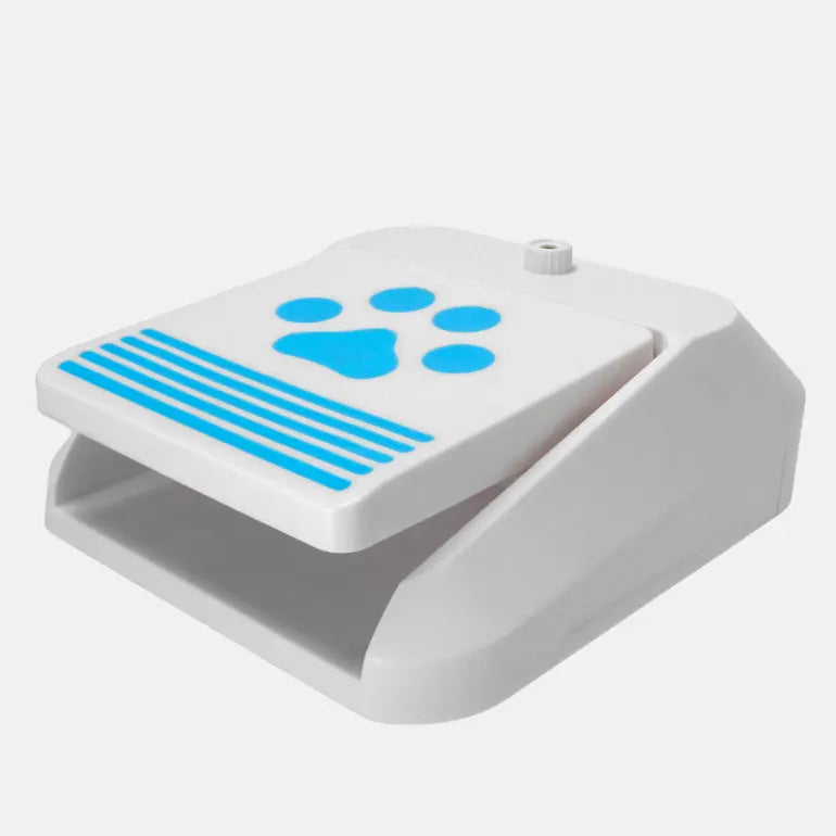 Vannfontene til hund fra Dogman på grå bakgrunn.