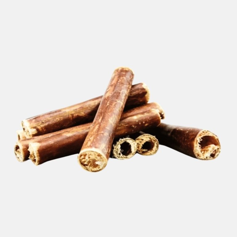 Produktbilde av oksestrupe utenfor forpakning, liggende i en haug, fra Radical Dog.